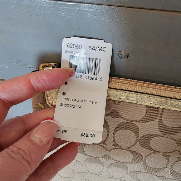 Coach Signature iPad Tablet Sleeve New with Tags Pink Inside - Picture 2 of 6